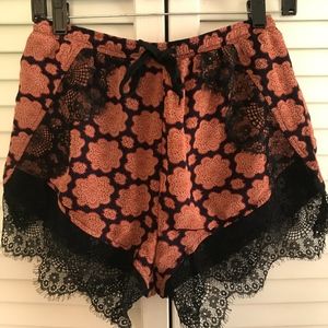 *UO Kimchi Blue* Lace-Hem Shorts